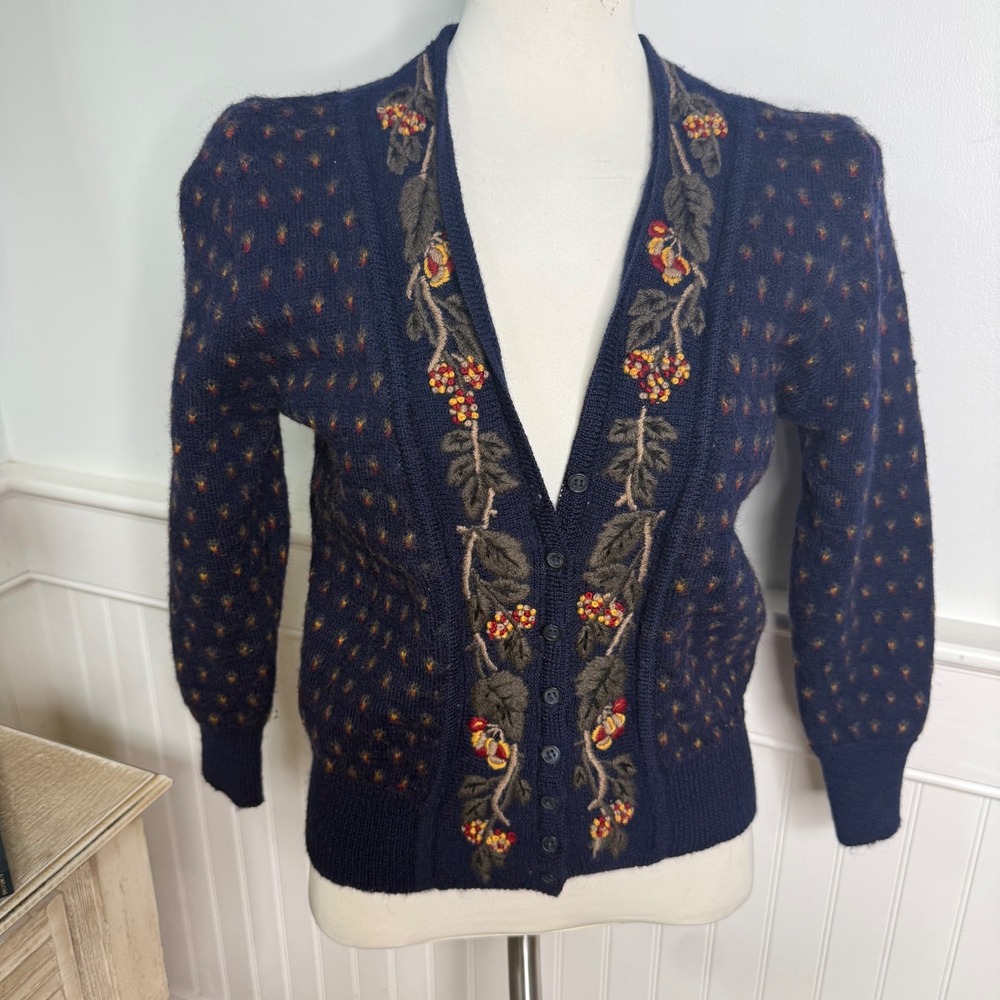 Evan-Picone Petites Navy 100% Wool Floral Embroidered Cardigan Sweater S VTG